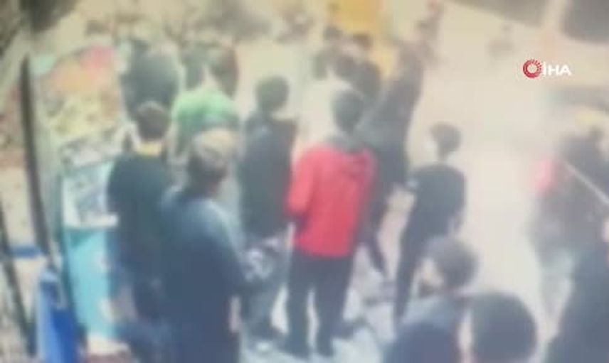 Bağcılar'da sosyal medya tartışması sokakta bıçaklı kavgaya dönüştü