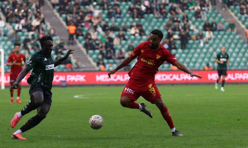 Kocaeli'de ilk yarı: Göztepe Show'un ters vuruşuyla 1-0 önde