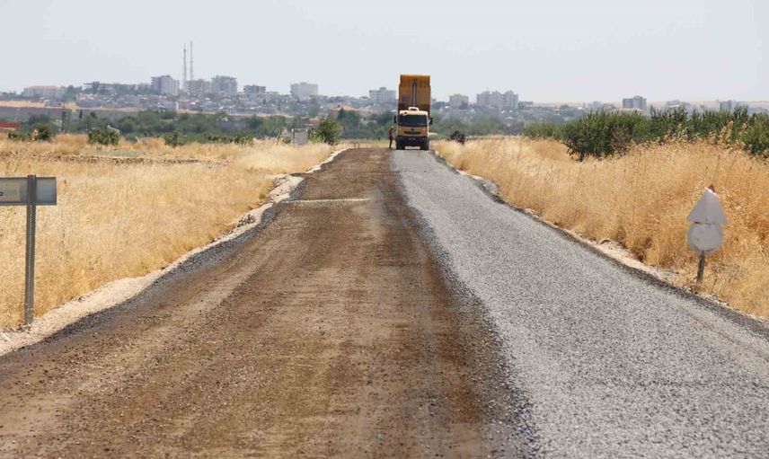 Hilvan kırsalında 5,5 kilometrelik güzergâh modern yüzüne kavuştu