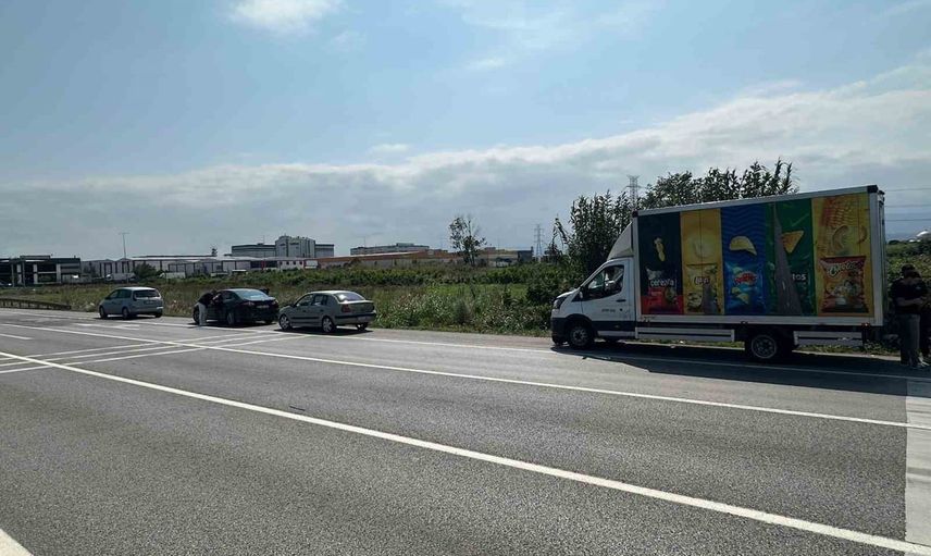 Samsun-Ordu kara yolunda üç araç çarpıştı, trafik kısa süreli aksadı