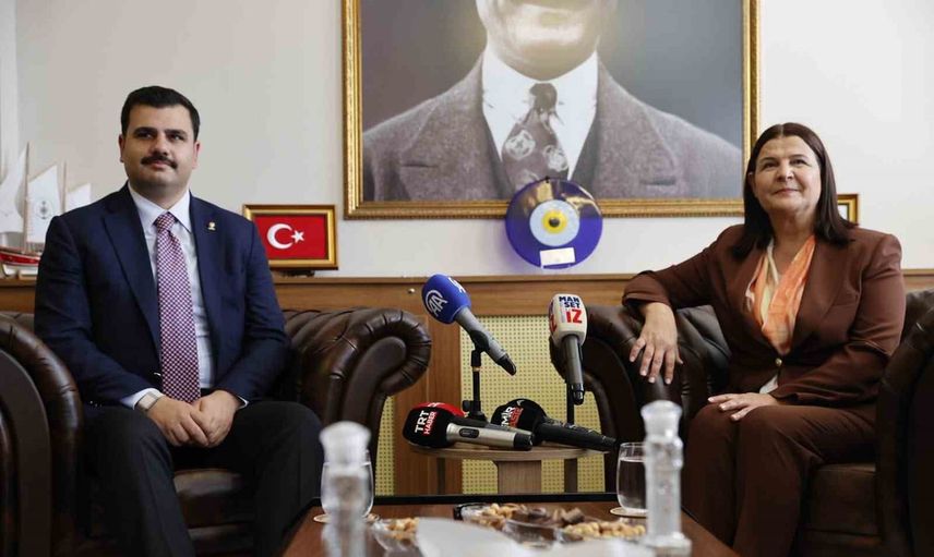 İzmir için cesur olun çağrısı: belediye başkanlarına birlik ve hizmet vurgusu