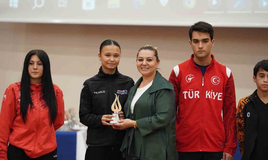 Kastamonu'da amatör sporcular yılın enleriyle onurlandırıldı
