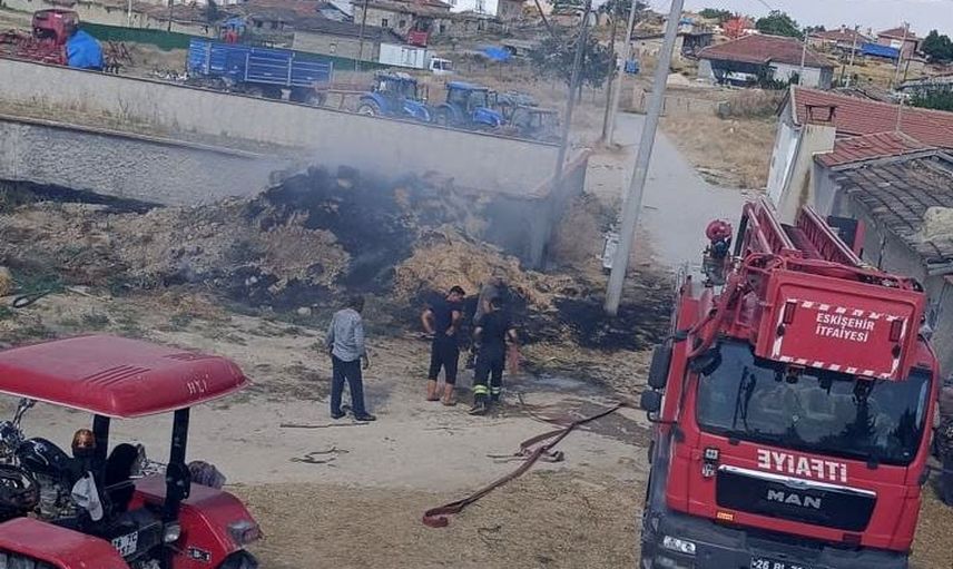 Kavuncu Mahallesi'nde hayvanlar için istiflenen samanlar küle döndü