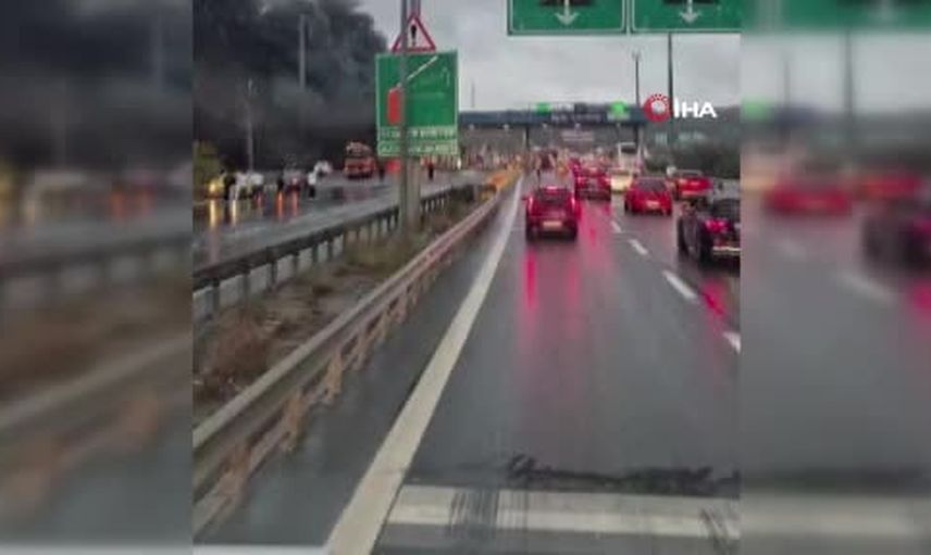 Kuzey Marmara Otoyolu'nda trafikte alevlenen otobüse müdahale başlatıldı