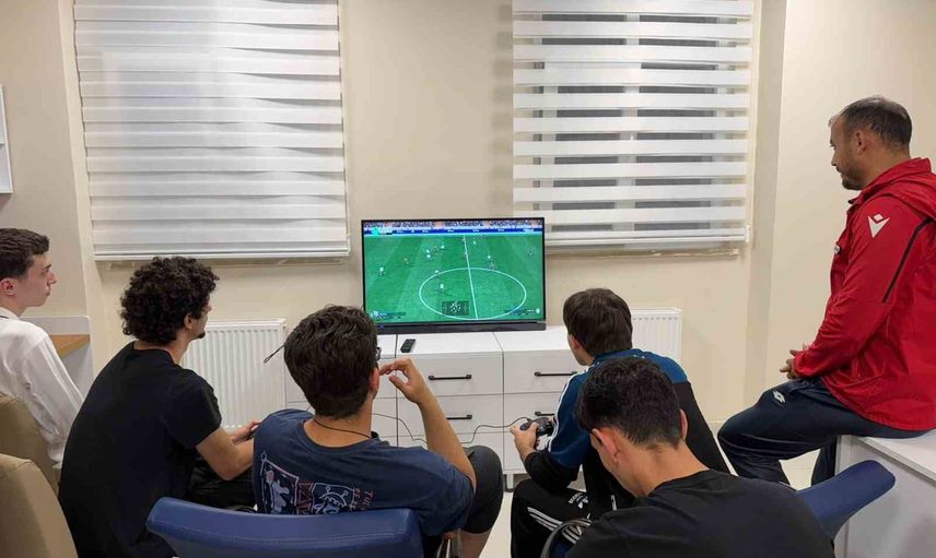 Yurt odasında joystick sohbeti: öğrenciler konsol oyununda buluştu