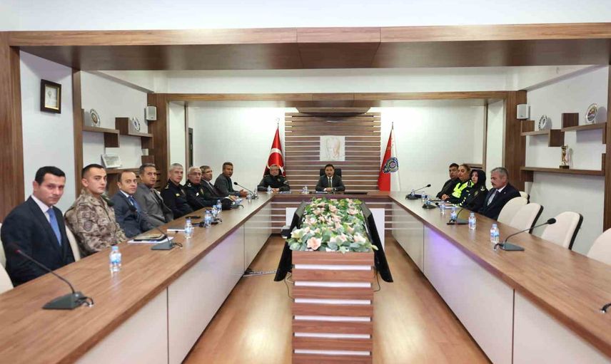 Vali Çiçek'ten il emniyet müdürü Ergen'e hayırlı olsun ziyareti