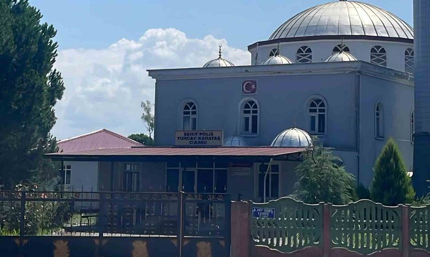 Camiden bağış kutusu çalındı; Şehit Polis Tuncay Karataş Camii hedef alındı