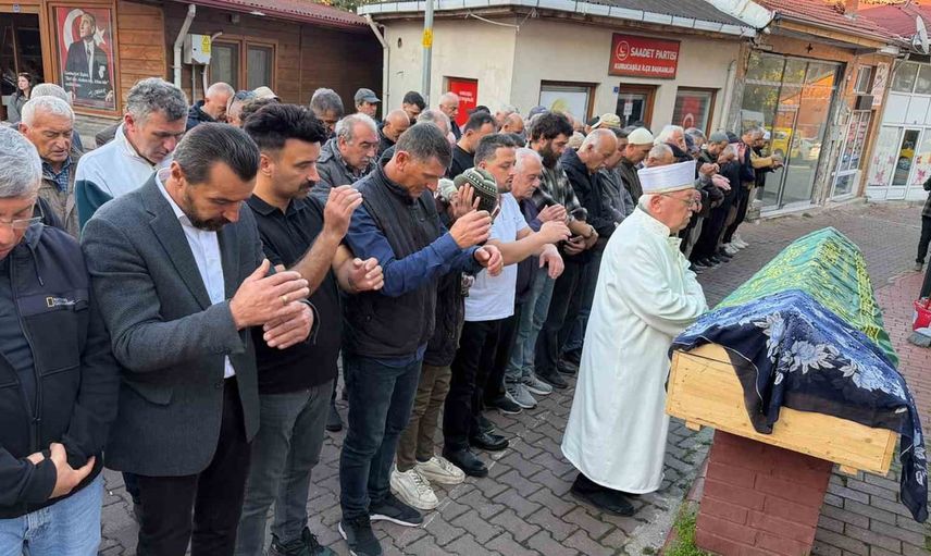 Zonguldak’ta çöken binada yaşamını yitiren Türkan Özhan memleketinde defnedildi