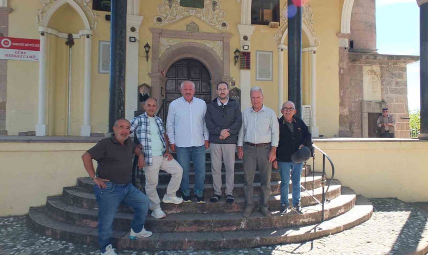 Tarihi Güre Merkez Camii yaz aylarında yoğun ilgi görüyor