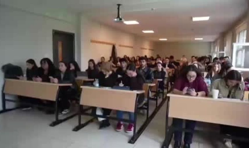 Üniversitelerde eğitim dönüşümü: teoriden uygulamaya, mikrokredilerle yetkinlik odaklı model