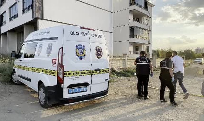 Elazığ Ataşehir'de apartman önünde silahlı çatışma: bir kişi yaşamını yitirdi