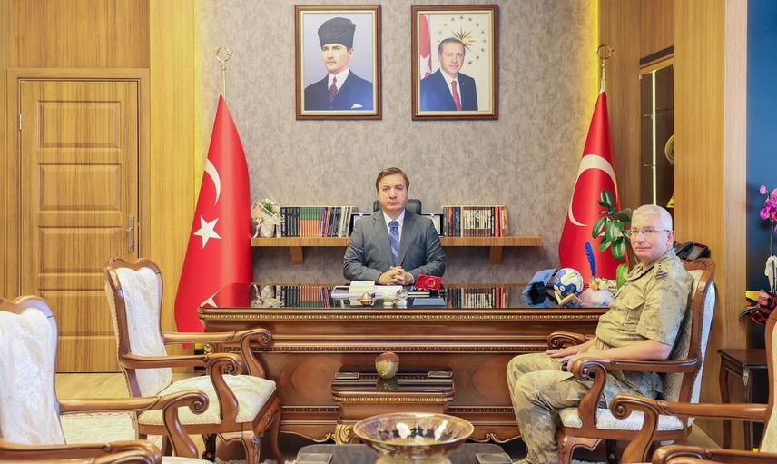 Erzincan valiliğinde yeni görev dönemi: jandarma komutanı kabul edildi