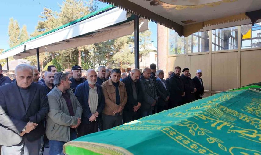 Oltulu esnaf Ahmet Turan son yolculuğuna uğurlandı