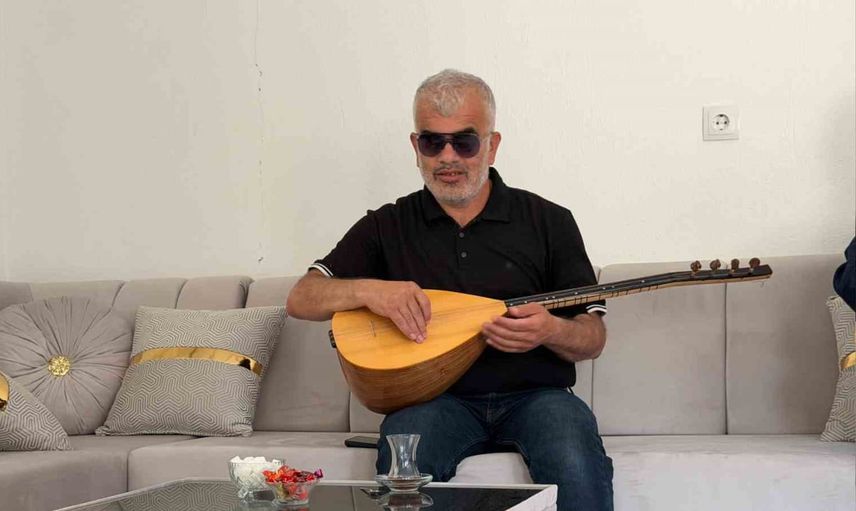 Bağlamayla karanlığı aydınlatan ustanın öyküsü