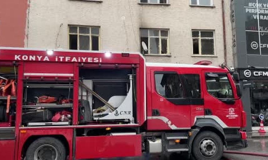 Konya'da birinci kattaki yangın mahallede panik yarattı, evde maddi hasar oluştu