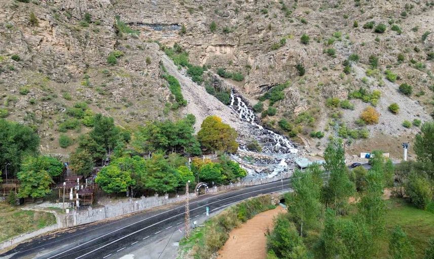 Sonbahar yağışlarıyla Kanispi (Beyazsu) yeniden coştu