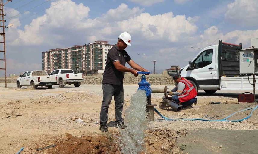 Hatay'da geniş ailelere su indirimi devam ediyor
