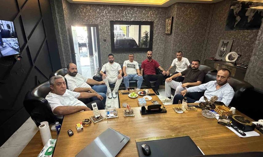 Elazığspor tribünlerinde tek ses hedefiyle taraftarlar Gakgoşlar altında birleşti