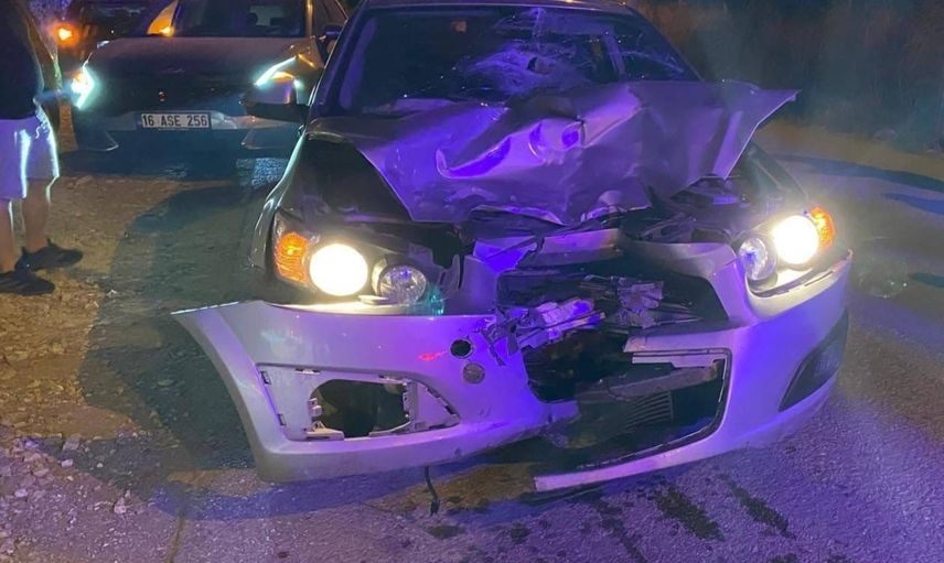 İsaören'de gece çarpışması: motosiklet sürücüsü ağır yaralandı