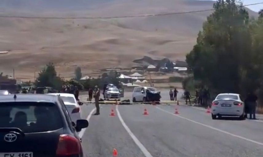 Van-Erciş kara yolunda iki aracın kafa kafaya çarpışması: 2 ölü, 9 yaralı
