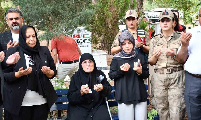 Mezar başında özlem ve dualar: Ferhat Gedik anıldı