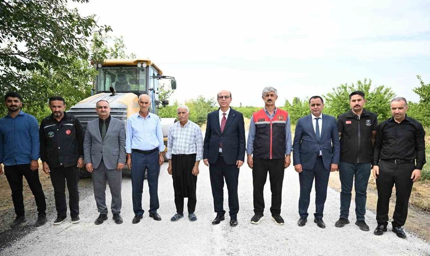 Yeşilyurt'ta kırsal yollara öncelik: Sütlüce'de 15 kilometrelik yenileme