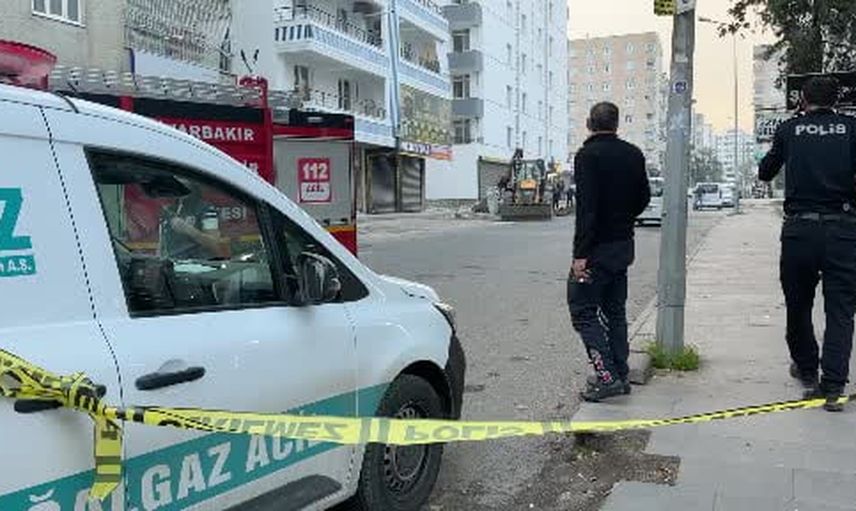 Ekiplerin hızlı müdahalesi olası tehlikeyi önledi: Kayapınar'da doğal gaz borusu çatladı