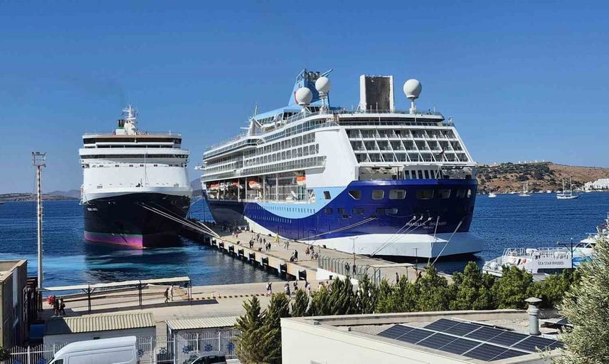 Bodrum limanına iki kruvaziyerle 2 bin 888 yolcu geldi