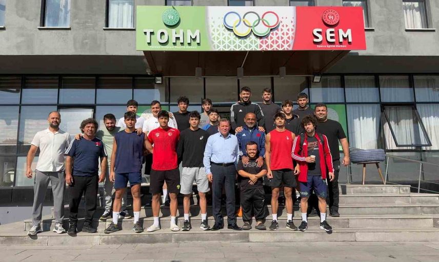 Keçiörenli güreşçiler Kayseri kampında güç topluyor