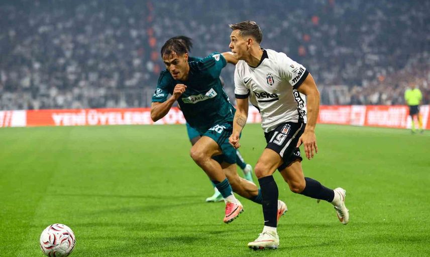 Beşiktaş Tüpraş'ta Kocaelispor karşısında ilk yarıyı 2-1 önde kapattı