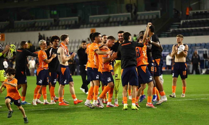 Başakşehir aradığı galibiyete 4-0'lık gecede ulaştı