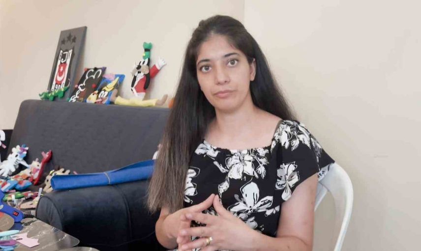 atıkları sanata dönüştüren Bahtınur, depremzede çocuklar için sergi hazırlıyor