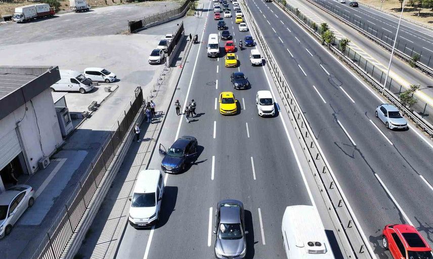 Korsan taksi denetiminde havadan kayıtlanan 948 bin 761 TL'lik ceza