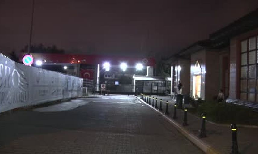 Ailelerin bekleyişi Adli Tıp Kurumu önünde sürüyor: Bakırköy kazasında cenazeler teslim için hazırlanıyor