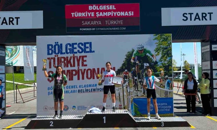 Kayserili genç bisikletçiler Sakarya’da üç Türkiye şampiyonluğuna imza attı