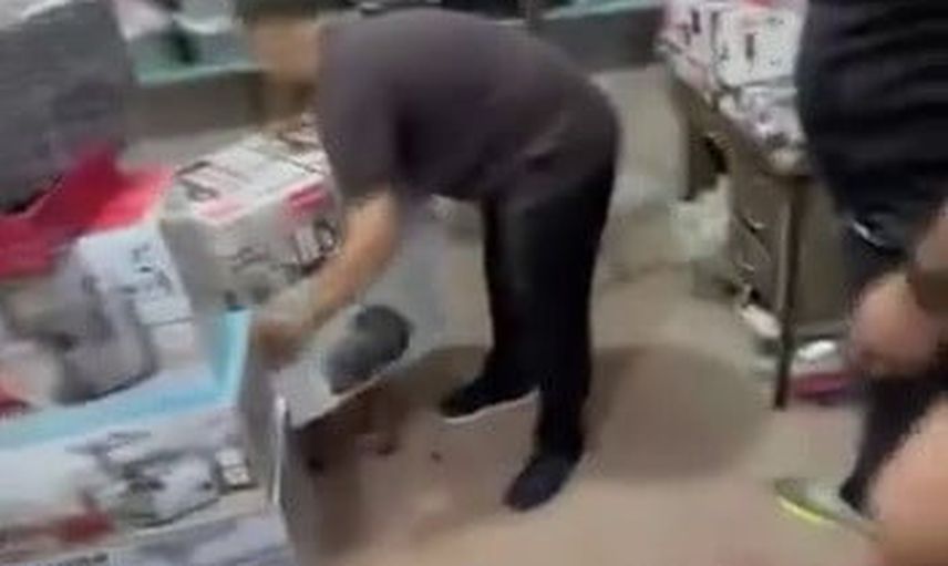 Adıyaman'da Oturakçılar Pazarı yakınında şebeke hattı patladı, esnaf tahliye mücadelesi veriyor