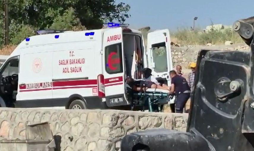 inşaatta kafasını camına çarpan operatör iki kez hastaneye kaldırıldı