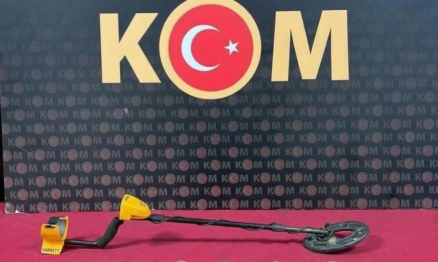 Yozgat'ta merkezde kaçak tarihi eser operasyonu: 15 obje ve el dedektörü ele geçirildi