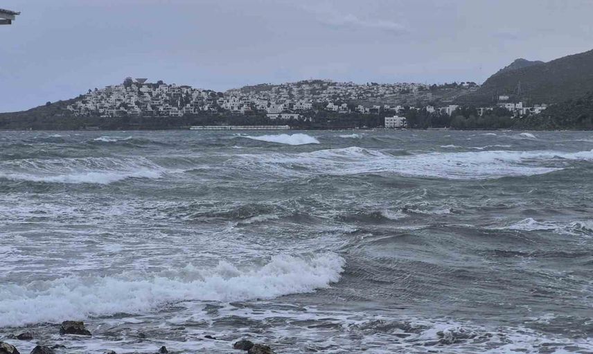 Seferler askıya alındı: Bodrum'da feribotlar kuvvetli yağış ve rüzgar nedeniyle iptal edildi