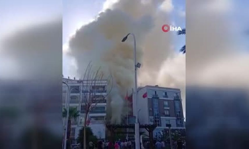 Camikebir mahallesinde dumanlar: mobilya mağazası kullanılamaz hale geldi