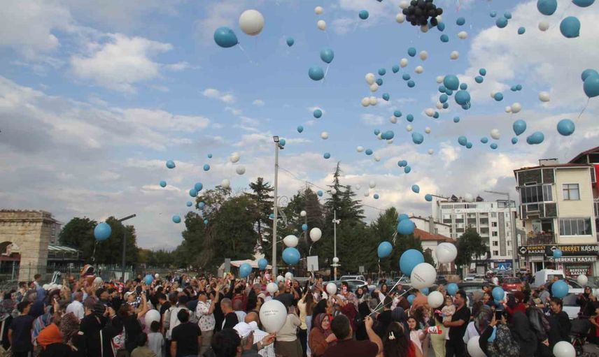 Umut balonları Beyşehir'de Toprak Kaan'ın yüzünü güldürdü