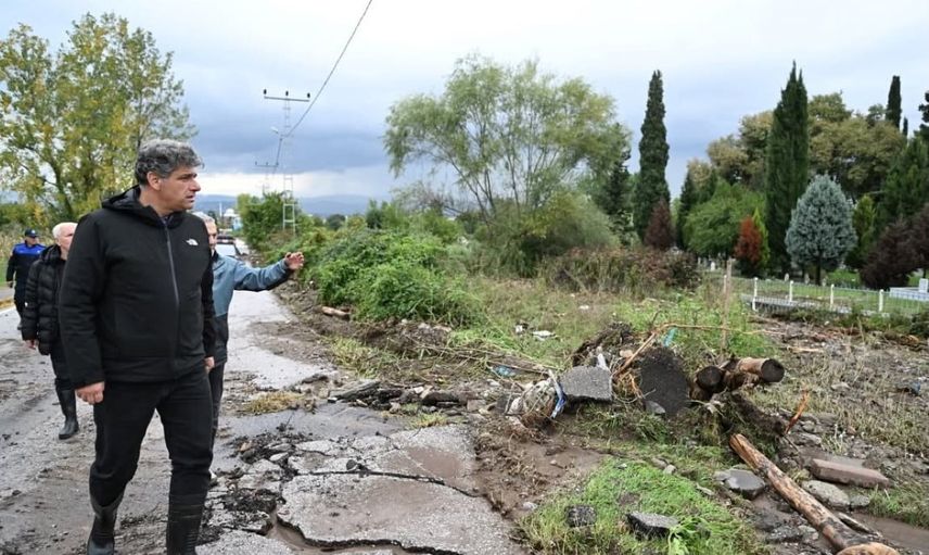 Kartepe’de ekipler yağışın yol açtığı izleri silmek için seferber oldu