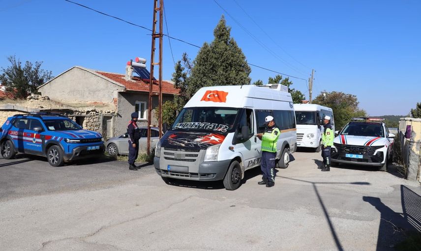 jandarma, okul ve yurt çevrelerinde sıkı denetim başlattı