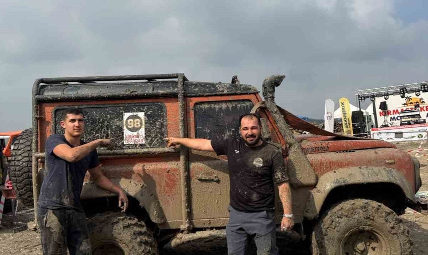 Bandırma ve erdekli off-roadçular Mustafakemalpaşa'da kürsüye çıktı