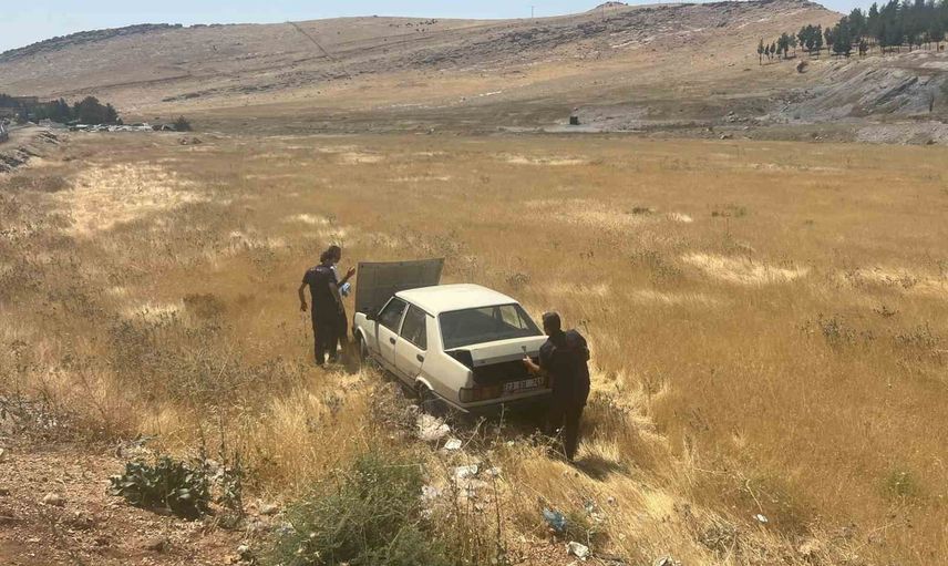 Mardin Artuklu-Kızıltepe yolunda kontrolden çıkan otomobil sürücüyü yaraladı