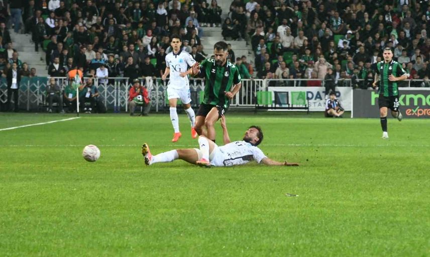 Sahada üstünlük sakaryaspor kütahya'yı 2-0 mağlup etti