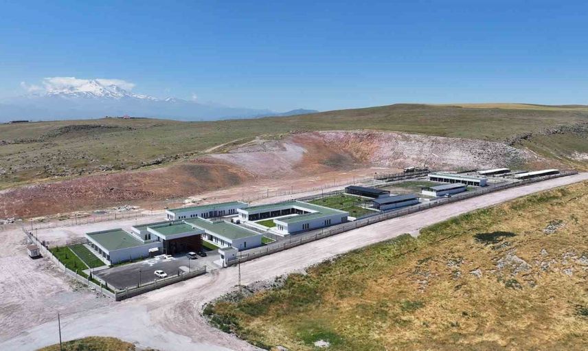 Kocasinan'da küçük dostlar modeli: barınaktan mama üretimine bütüncül hizmet