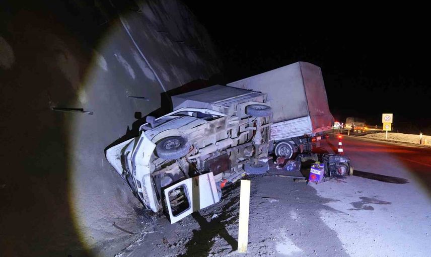 Kamyonetler Ilgaz geçidinde çarpıştı: 9 yaralı, bazıları sıkıştı