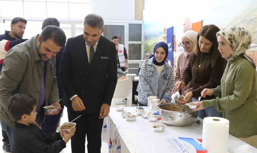 Öğrenciler yerel lezzeti tanıttı: omaç helvası kampüste ikram edildi