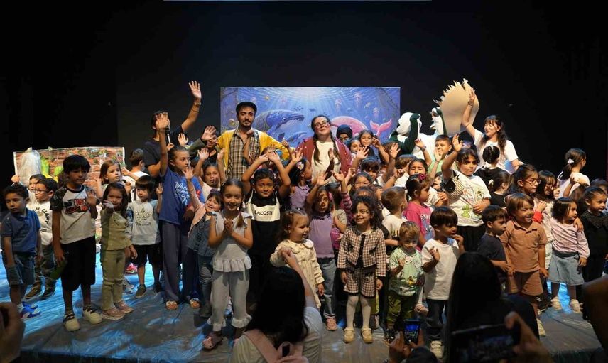 Kartal'da miniklere tiyatro ile renkli okul başlangıcı